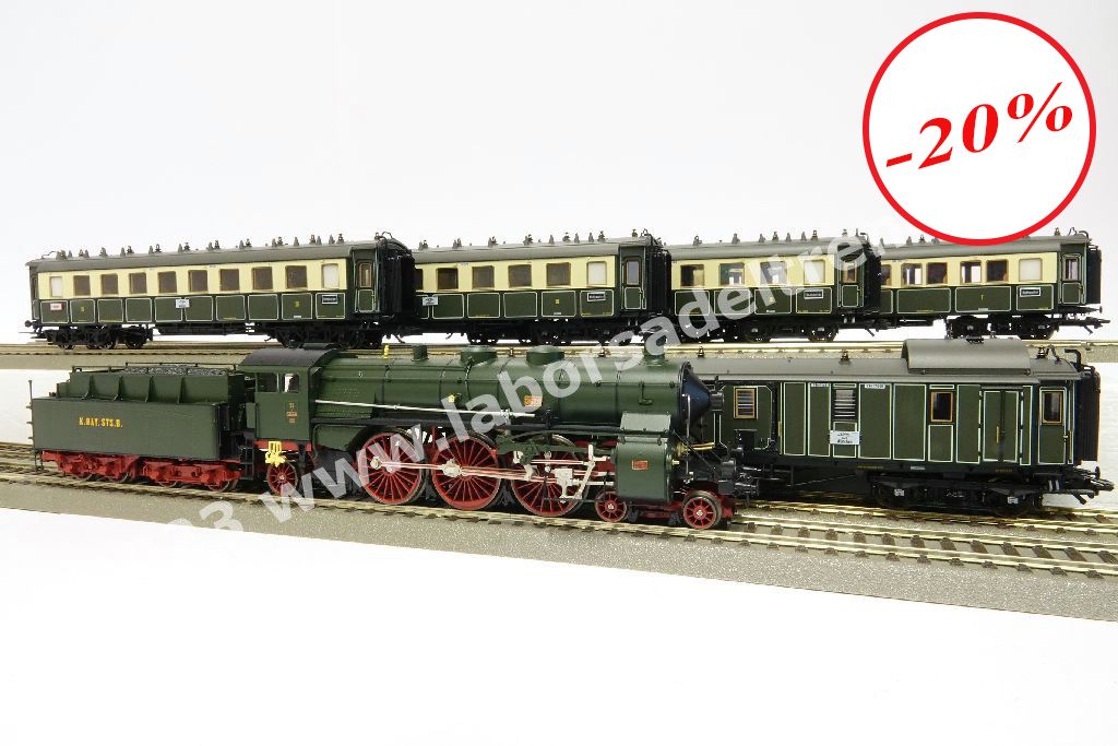 Convoglio 'Bavarian Express' delle K.Bay.Sts.B con vaporiera S 3/6 'Hochhaxige', tre carrozze di 3° cl., una mista di 1°/2° cl. E un bagagliaio in livrea crema/verde, epoca I - MFX Digital Sound