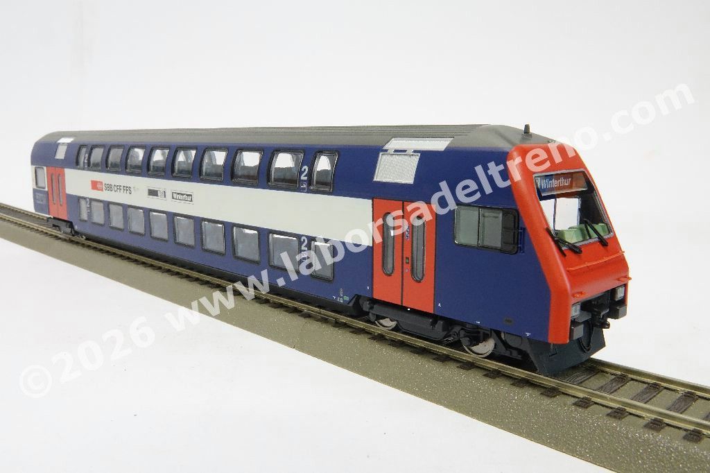 Set tre carrozze a due piani SBB S-Banh Zurich, due di 2° cl. di cui una pilota e una mista 1°/2° cl., livrea blu con porte rosse, epoca VI