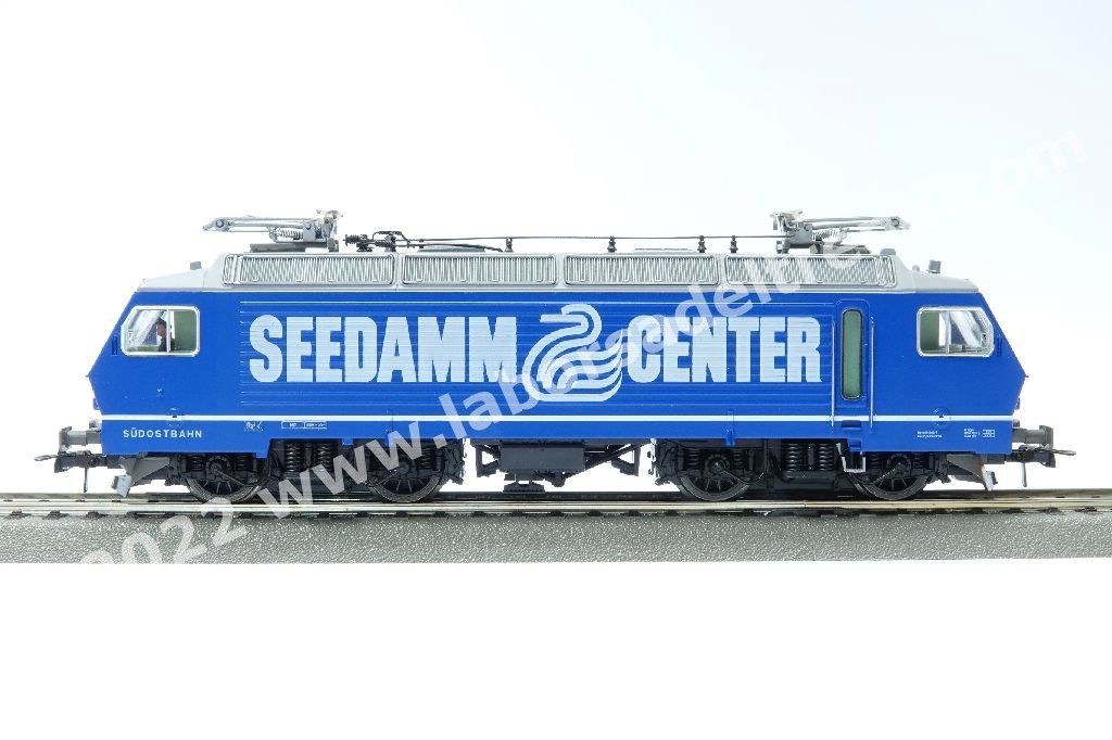 Loco el. E 446 446 della Sudostbahn (ex Re 4/4 IV SBB), livrea blu  'Seedamm Center' ep. V