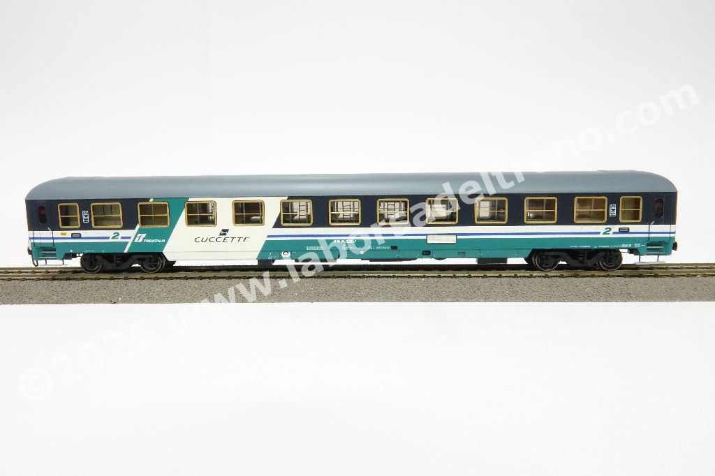 Set 2 'Treno Notturno' FS Trenitalia composto da una cuccetta tipo X 1975 careanta di 2° cl.  e una cuccetta tipo X 1968 senza carenatura di 2° cl., livrea XMPR, logo Trenitalia, ep. V/VI