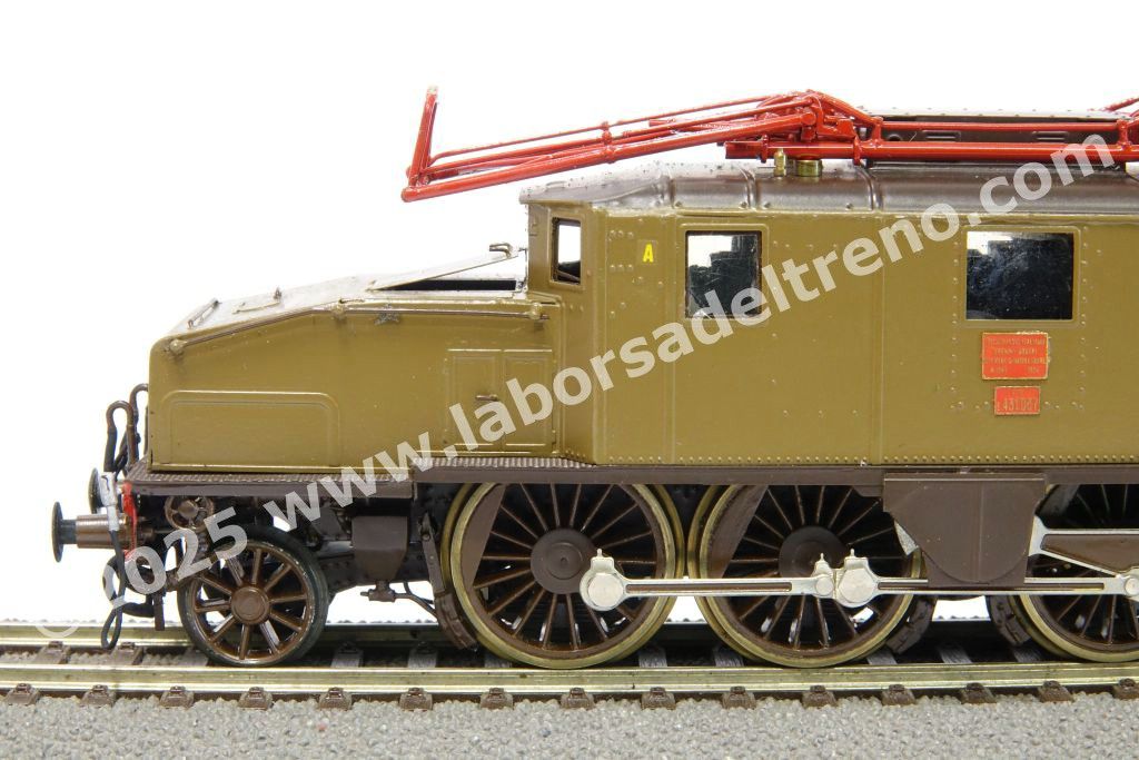 Loco elettrica trifase E 431 037 delle FS, livrea castano/isabella, ep. II/III - realizzazione in ottone