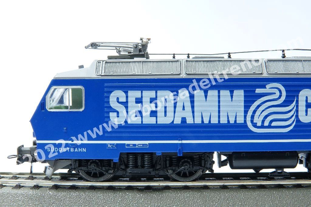 Loco el. E 446 446 della Sudostbahn (ex Re 4/4 IV SBB), livrea blu  'Seedamm Center' ep. V