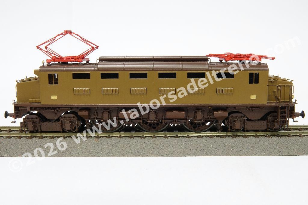 locomotiva elettrica FS, E 326 012, livrea castano/isabella, epoca III