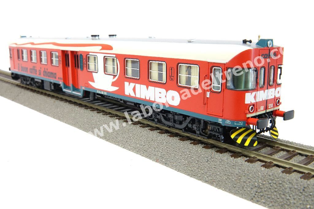 Automotrice diesel FS Aln 668 serie 3000, livrea pubblicitaria Kimbo rossa, ep. V