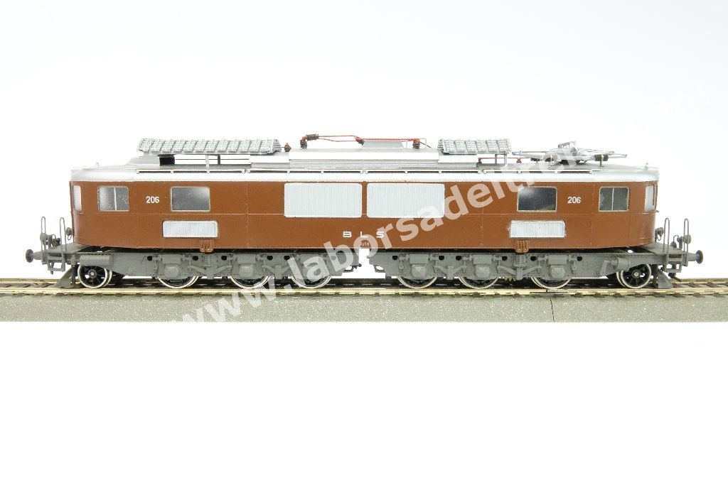Loco elettrica Ae 6/8 della BLS, livrea marrone, ep. III/IV - realizzazione in ottone