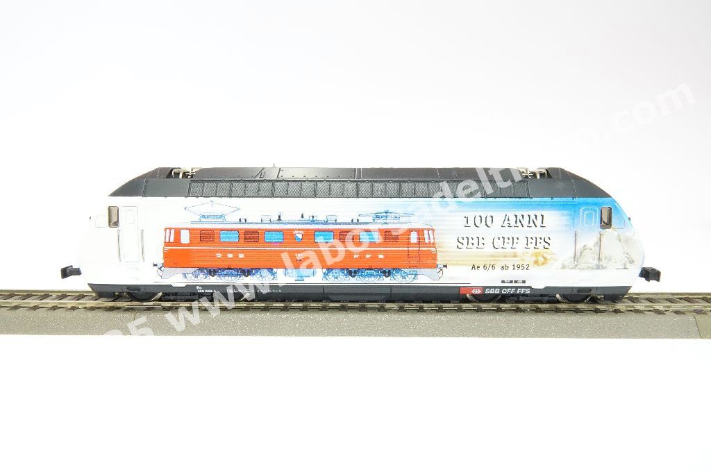 Loco el. Re 460 028 delle SBB, livrea commemorativa '100 anni SBB' con Ae 6/6 e Ae 4/7, ep. V - serie speciale 2002