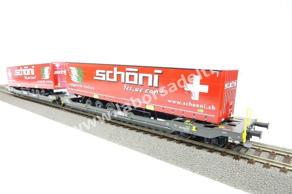 Carro intermodale bi-modulo SBB HUPAC tipo T3000e, telaio grigio scuro, caricato con due semirimorchi 'Schoni', epoca VI