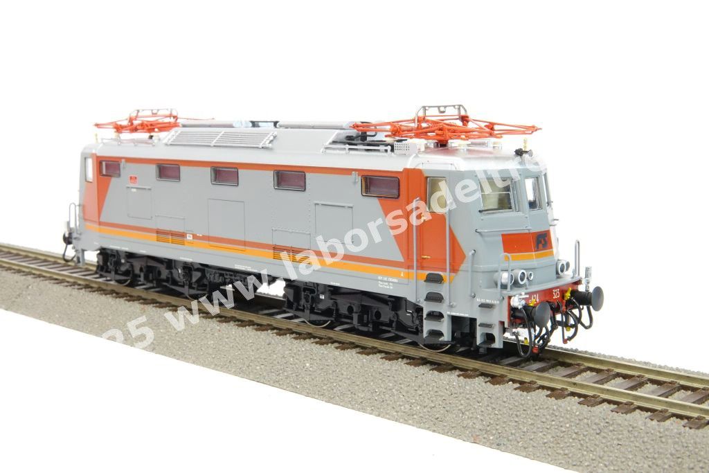 Loco elettrica E 424 323 delle FS, livrea navetta MDVE, logo inclinato, ep. V