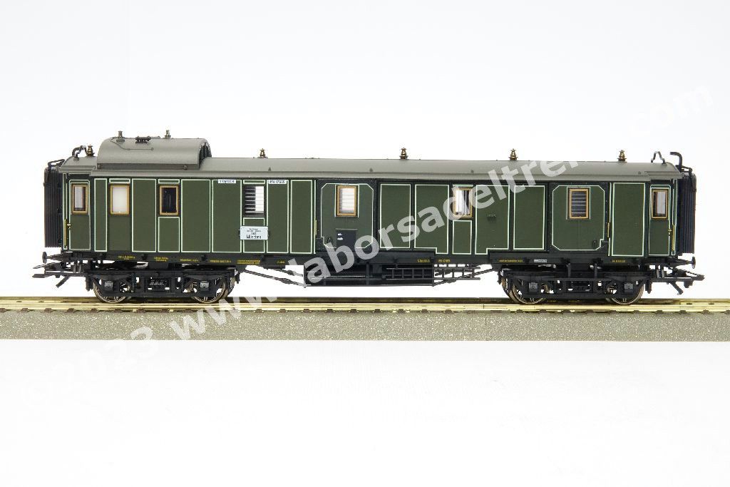 Convoglio 'Bavarian Express' delle K.Bay.Sts.B con vaporiera S 3/6 'Hochhaxige', tre carrozze di 3° cl., una mista di 1°/2° cl. E un bagagliaio in livrea crema/verde, epoca I - MFX Digital Sound