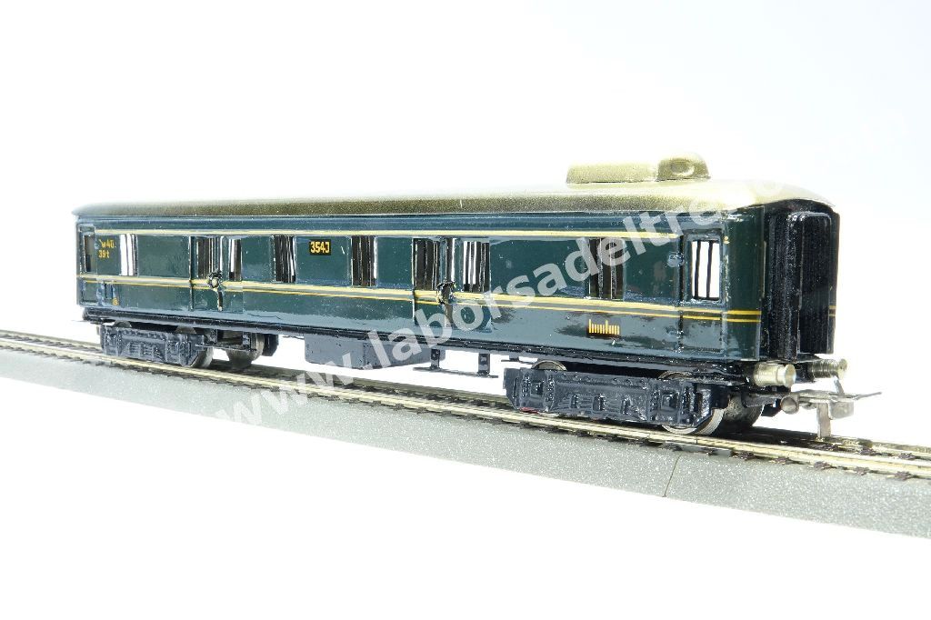 Bagagliaio blu, 4 porte apribili, carrelli in lamierino, ganci tipo K4, prod. 1946