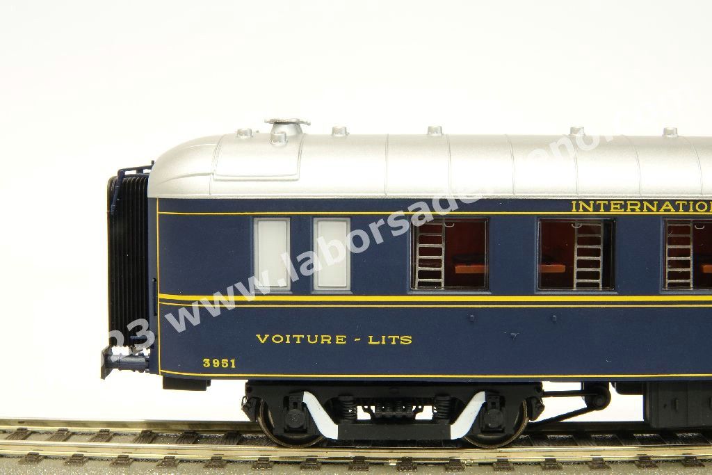 Carrozza letti CIWL tipo Ub, livrea di origine blu con ghirlanda d orata, epoca III