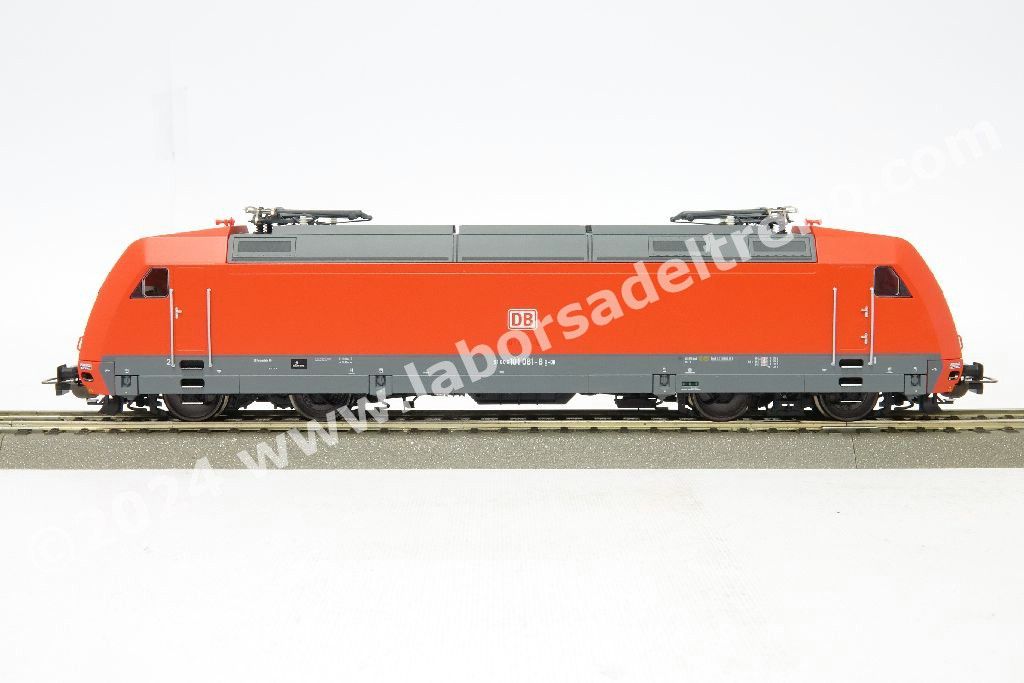 Locomotiva elettrica DB AG Br 101, livrea rosso traffico, logo DB AG, epoca V/VI